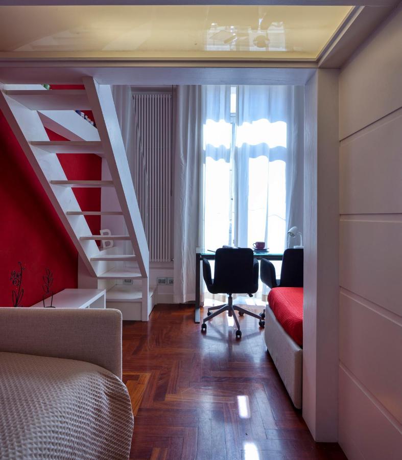 Elegant Apartment At Chiaia By Wonderful Italy Наполи Екстериор снимка