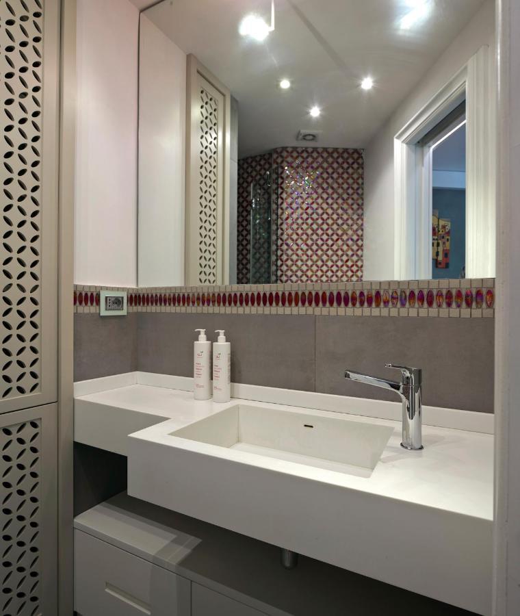 Elegant Apartment At Chiaia By Wonderful Italy Наполи Екстериор снимка