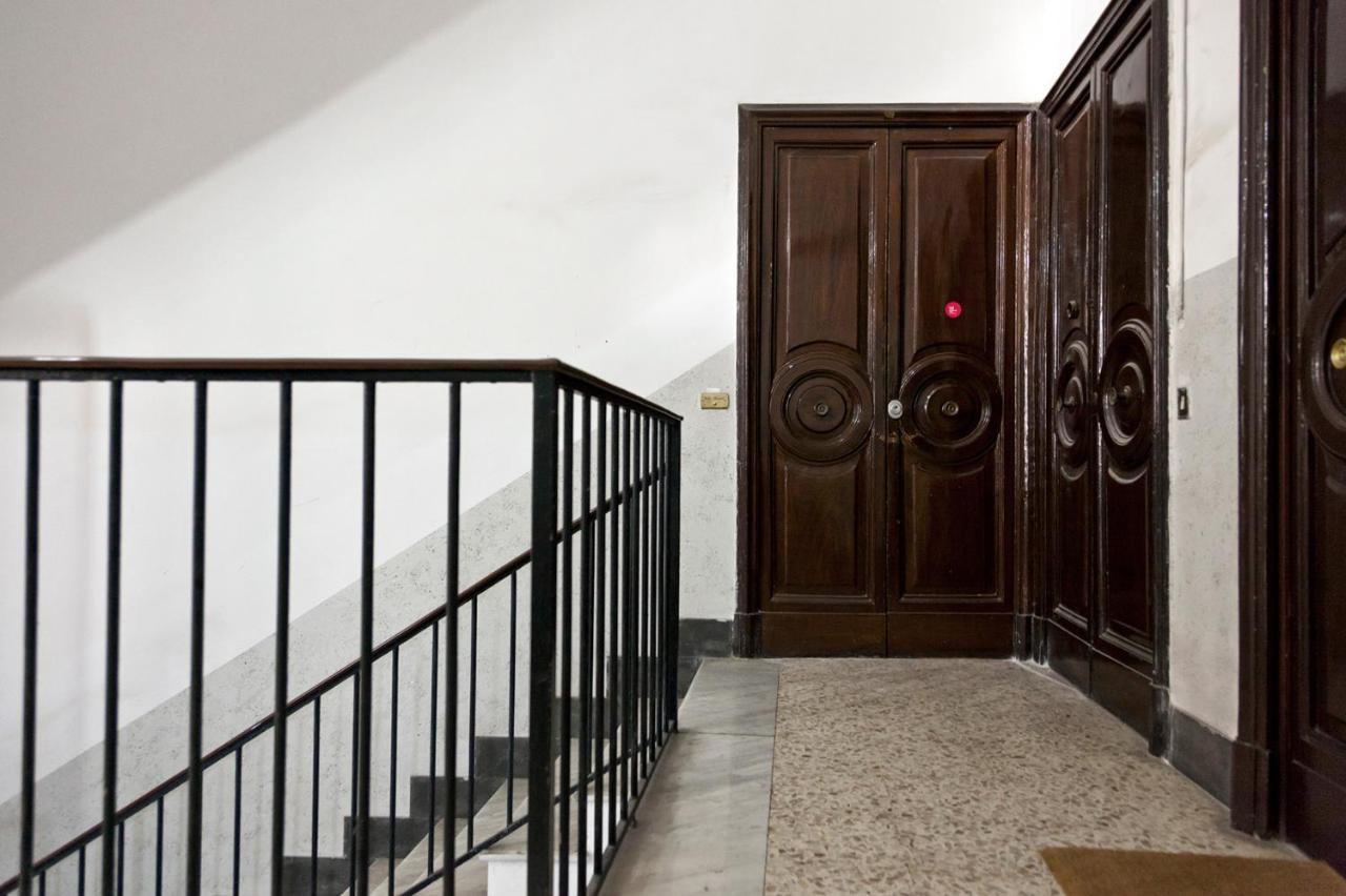 Elegant Apartment At Chiaia By Wonderful Italy Наполи Екстериор снимка